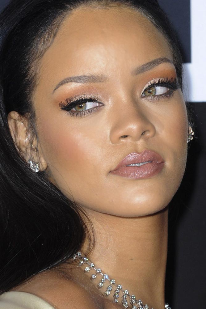 Natural Makeup With Pin Up Eyeliner #rihanna #celebrity