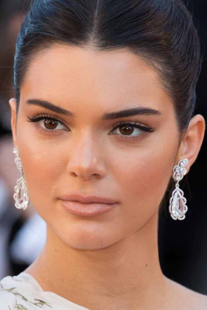 Natural Look With Classic Black Line #kendalljenner #celebrity