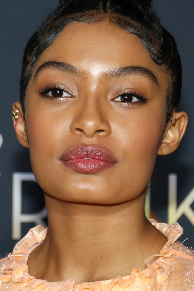 Glow Natural Makeup With Soft Eyeliner Accent #yarashahidi