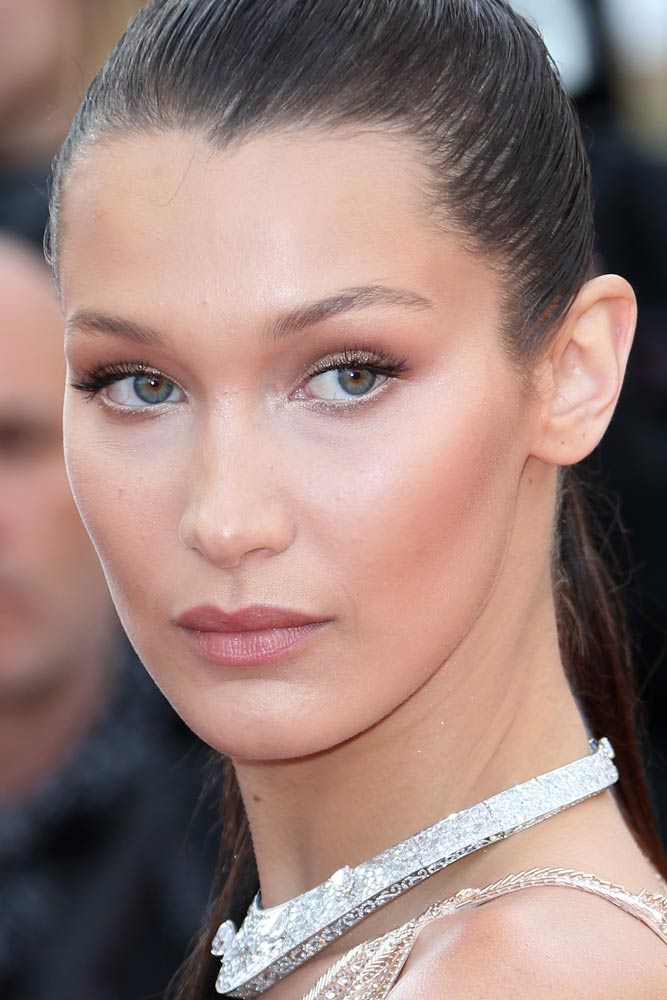 Natural Makeup With Soft Shimmer Shadow #bellahadid #model