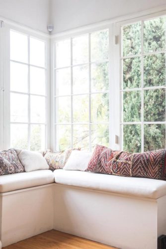 27 Inspirational Ideas for Cozy Window Seat