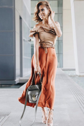 21 Bucket Bag Outfit Ideas That Every Fashionista Must Try