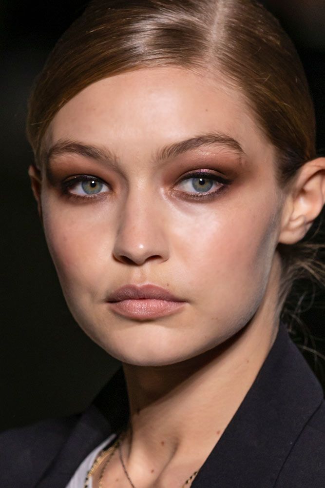 Subtle Brown Smokey With Black Eyeliner #gigihadid #brownsmokey