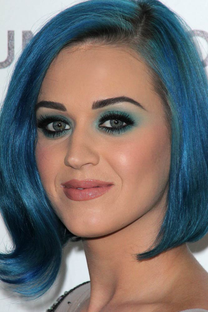 Blue Smokey Eyes With Black Smudge Line #katyperry #bluesmokey