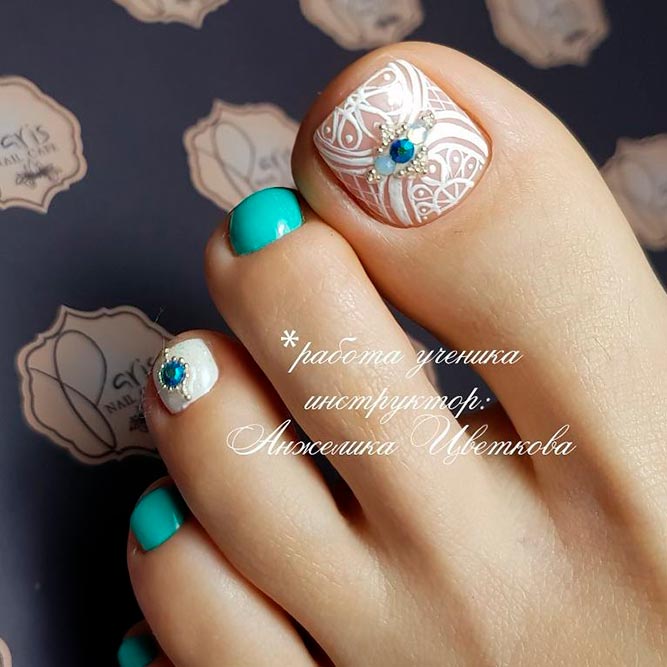 Nail Designs for Truly Fashionable Chicks Who Follow the Trends