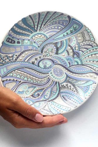 21 Decorative Plates - Ideas for Your DIY Projects