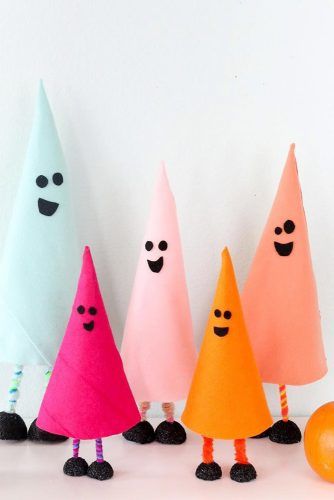 Colorful Friendly Ghosts Decorations #ghostsdecorations
