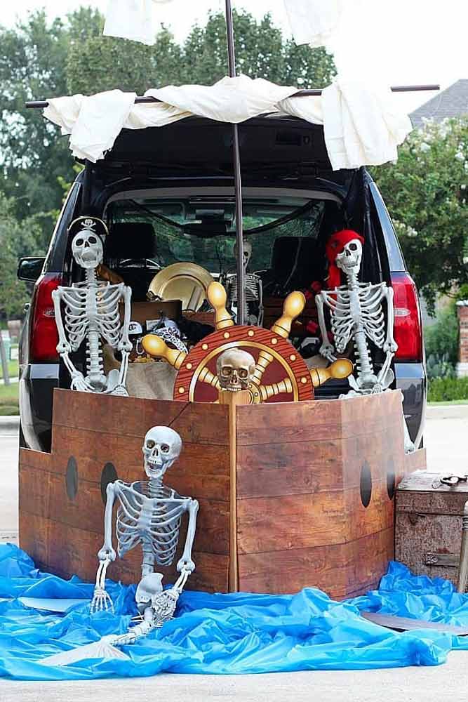 Skeletons Pirates Ship Decorations #piratesship #skeletons