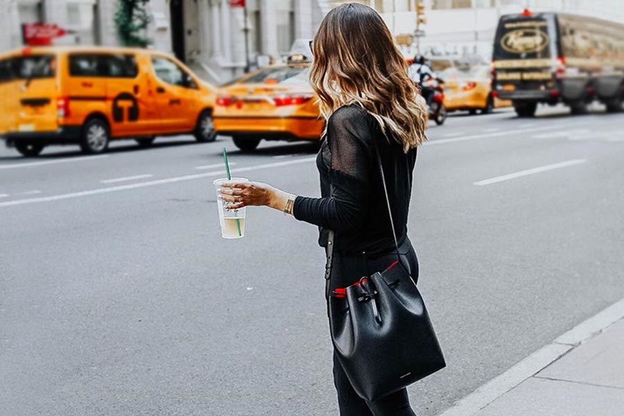 21 Bucket Bag Outfit Ideas That Every Fashionista Must Try