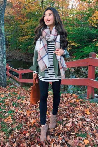 How To Wear A Scarf With Leggins #falloutfit #stylishlook