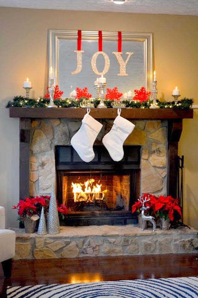 Most Beautiful Christmas Fireplace Decorations
