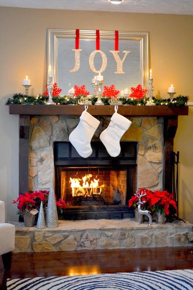 24 Most Beautiful Christmas Fireplace Decorations