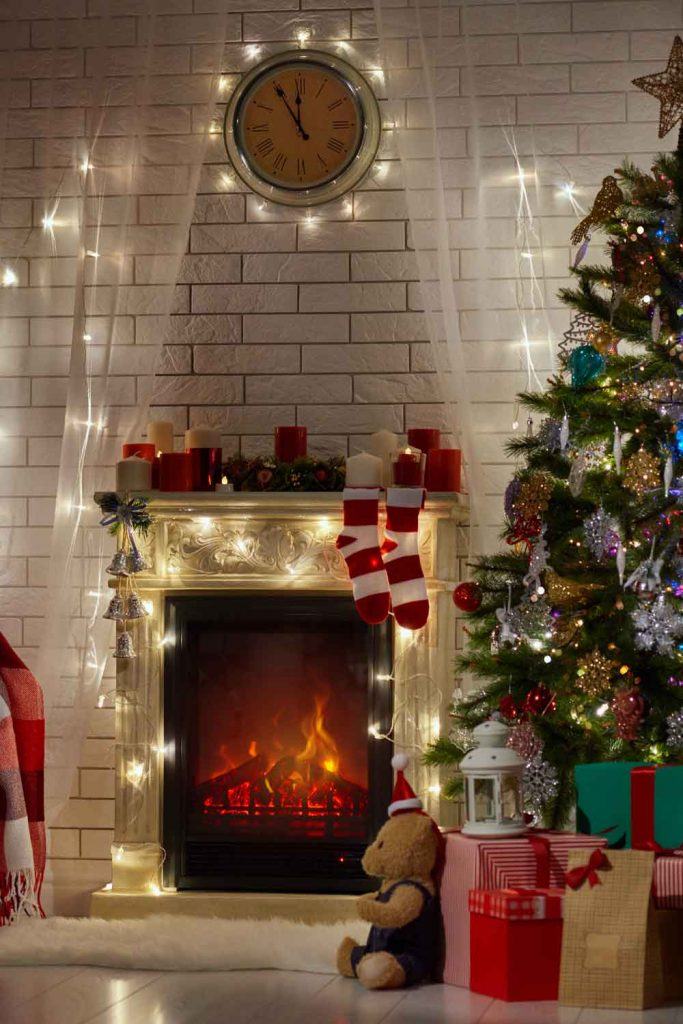 38 Most Beautiful Christmas Fireplace Decorations