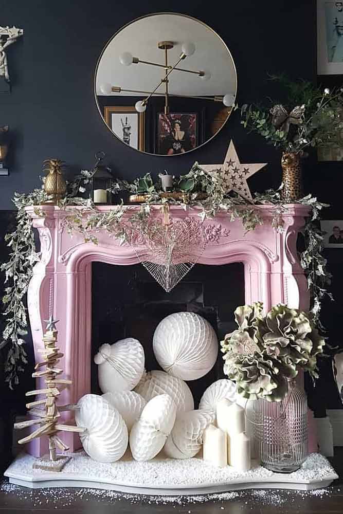 Modern Fireplace Decorations With Simple Garland #stardecor #woodendecor