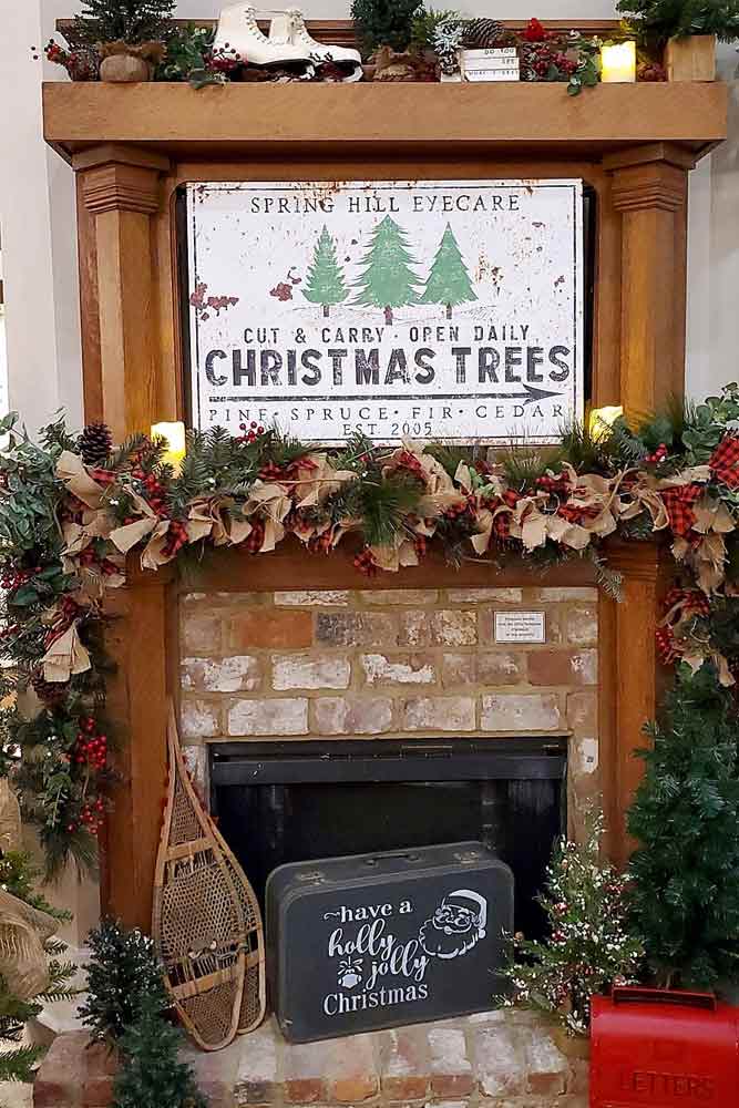 Vintage Fireplace Decoration With Sign #garland #sign