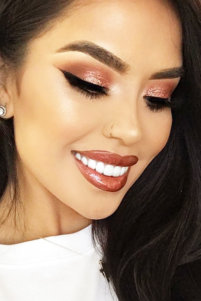 Glamorous Rose Gold Makeup Looks picture 2
