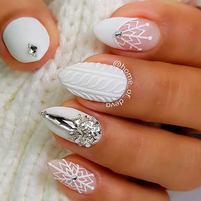 Matte White Knited Nails #mattenails #rhinestonesnails