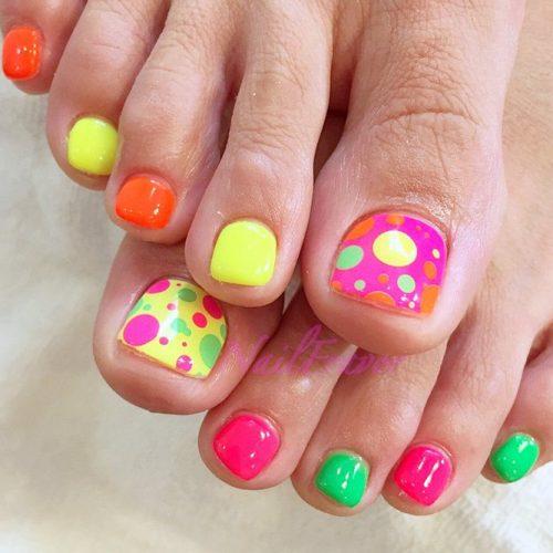 18 Eye Catching Toe Nail Art Ideas You Must Try