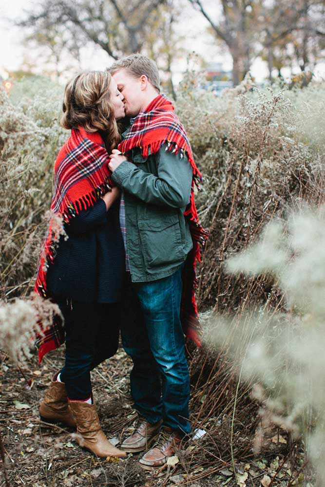 21 Fall Engagement Photos That Are Just The Cutest