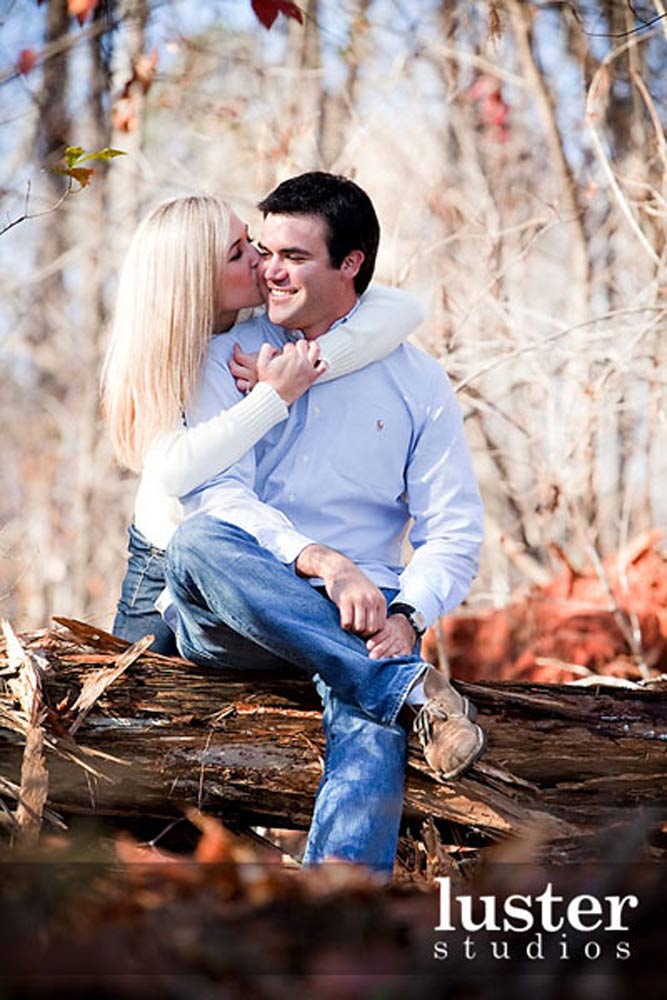 21 Fall Engagement Photos That Are Just The Cutest