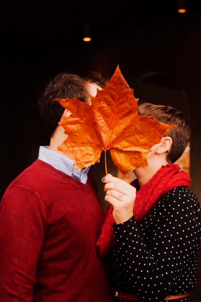 Nice Engagement Photo With Leaf #lovestory #beautifulphotos #love