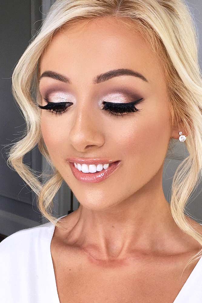 Popular Makeup Ideas with Glitter Shadows picture 4