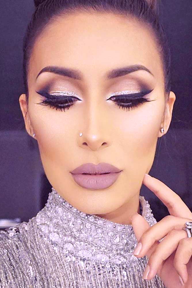 Popular Makeup Ideas with Glitter Shadows picture 1