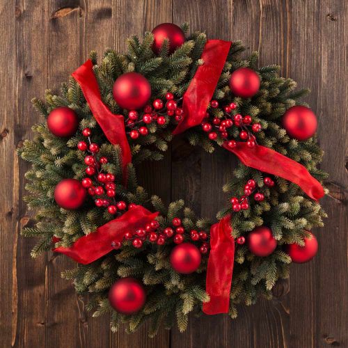 27 Most Festive Christmas Wreaths