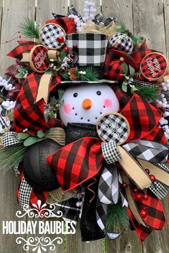 27 Most Festive Christmas Wreaths