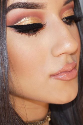 12 Amazing Glitter Christmas Makeup Ideas