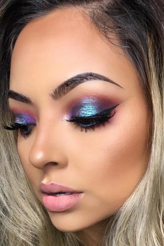 6 Amazing Glitter Christmas Makeup Ideas