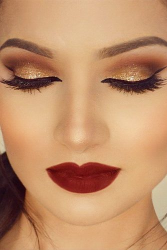 6 Amazing Glitter Christmas Makeup Ideas