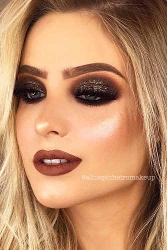 Glitter Makeup Ideas to Celebrate This Christmas picture 3