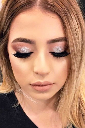 Stunning Glitter Makeup Ideas picture 5