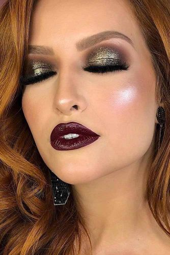 Bold Winter Makeup Look #glittersmokey #marronlips