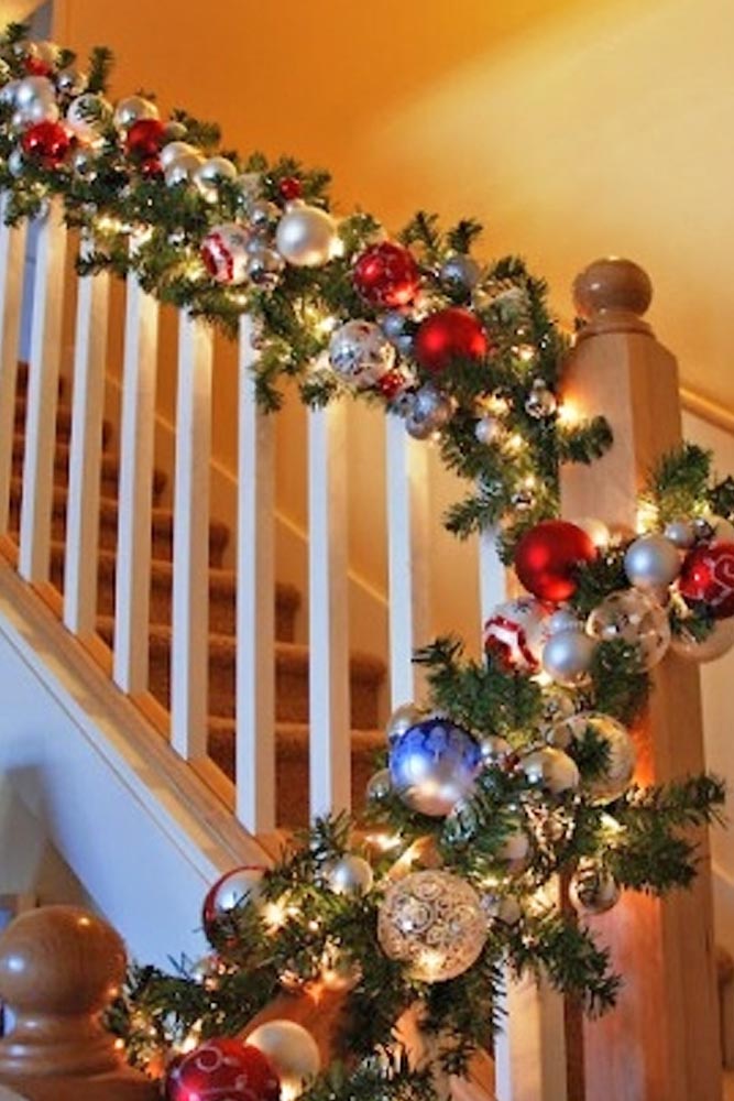 Outdoor Christmas Decorating Ideas Garland