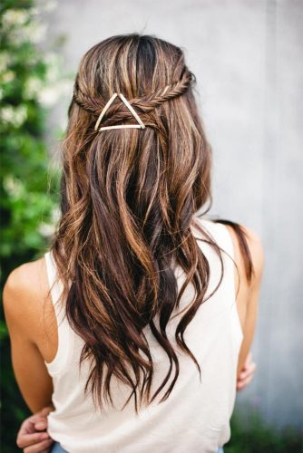 18 Cute Bobby Pin Hairstyles That Are Easy to Do