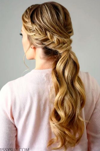 39 Super Cute Christmas Hairstyles For Long Hair