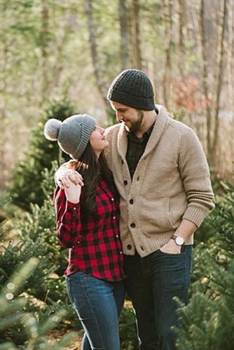 21 Cute Christmas Photos For Couples To Show Love