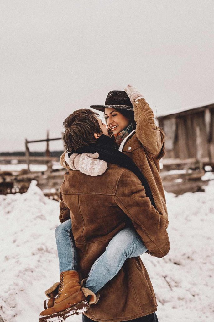 Romantic Christmas Photoshoot Idea