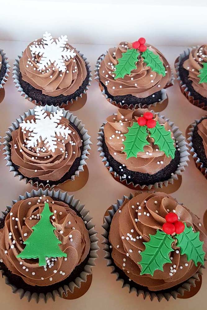 Cute and Sweet Christmas Cupcakes