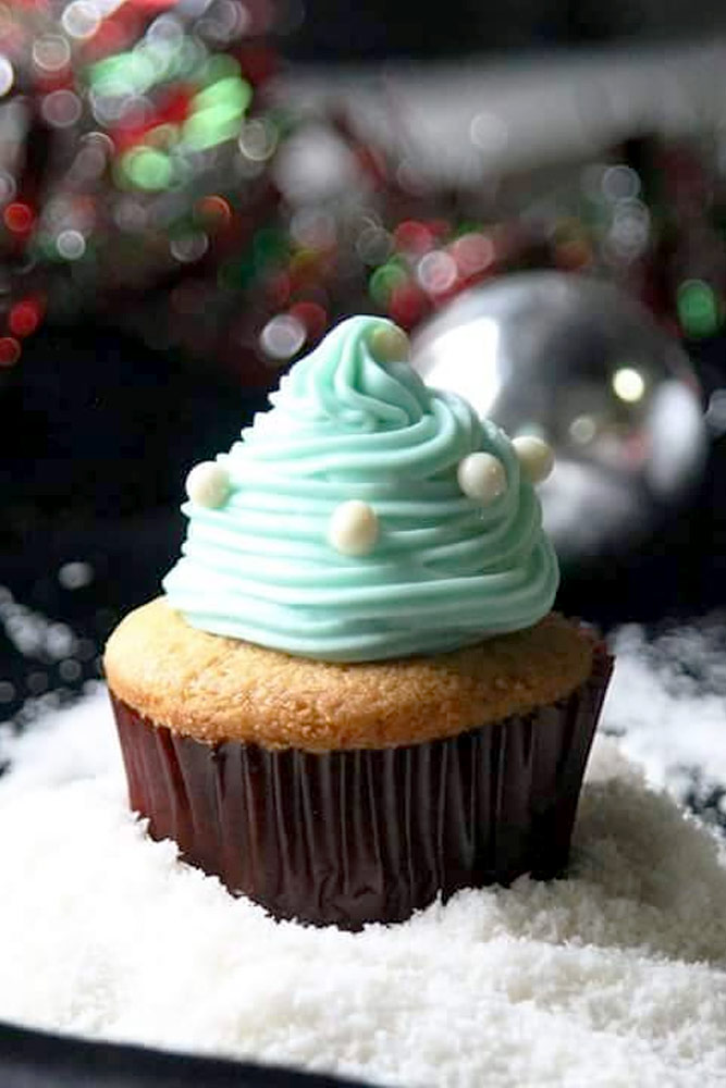 Cute and Sweet Christmas Cupcakes