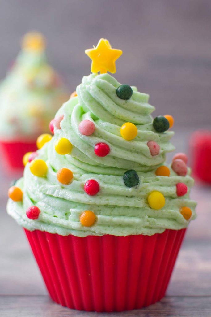 14 Cute and Sweet Christmas Cupcakes