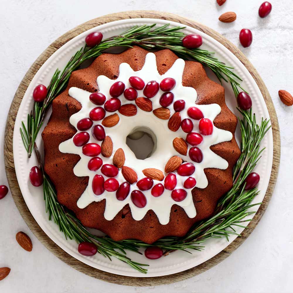 Christmas Cake with Berries