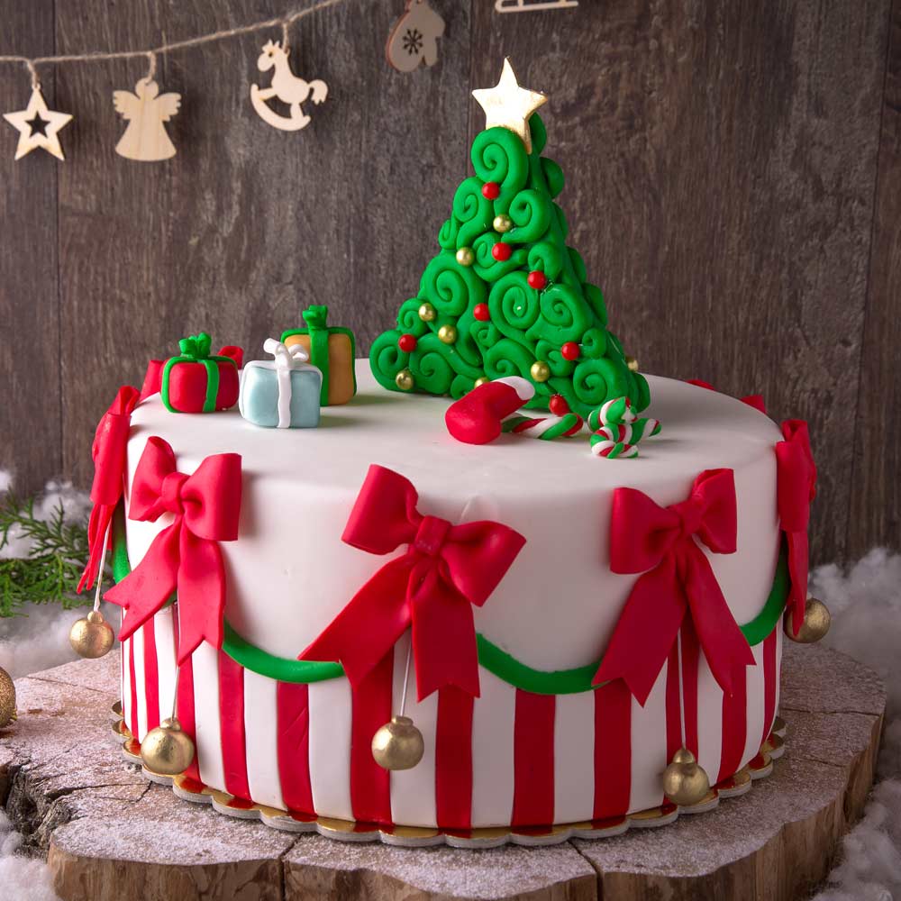 Beautiful Christmas Cake with Christmas Tree and Gifts