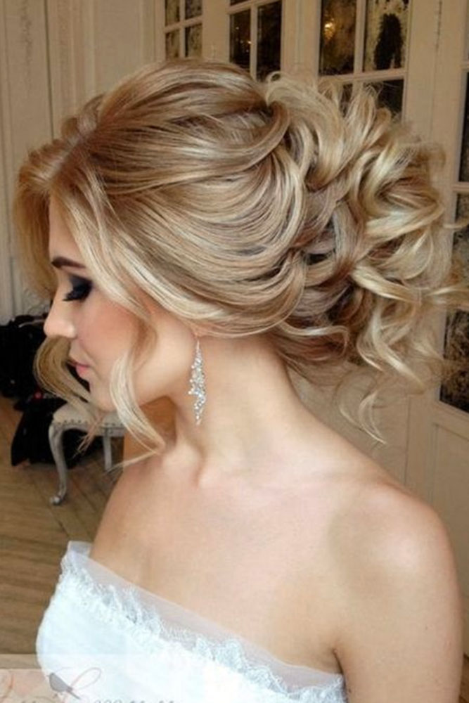 12 Great Hair Updos for Christmas
