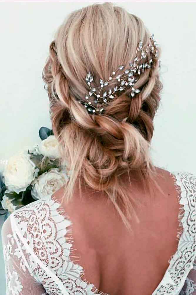 Great Hair Updos for Christmas