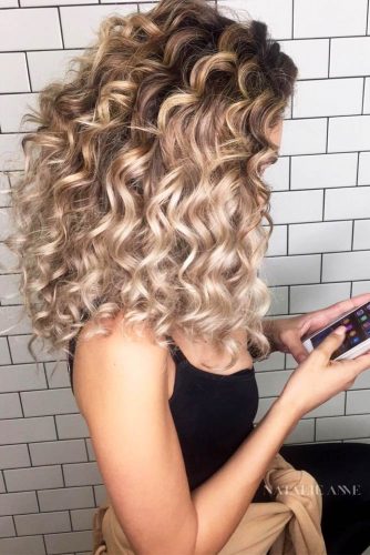 Light Wavy Curly Hair picture1