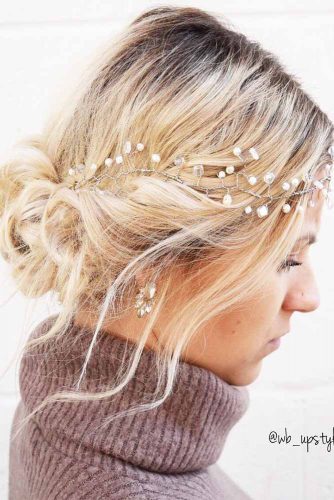 Classy Christmas Hairstyles for Short Hair Picture 3