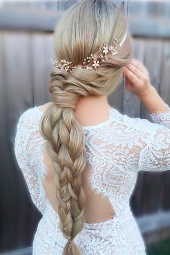 Pretty Holiday Hair Ideas for Party